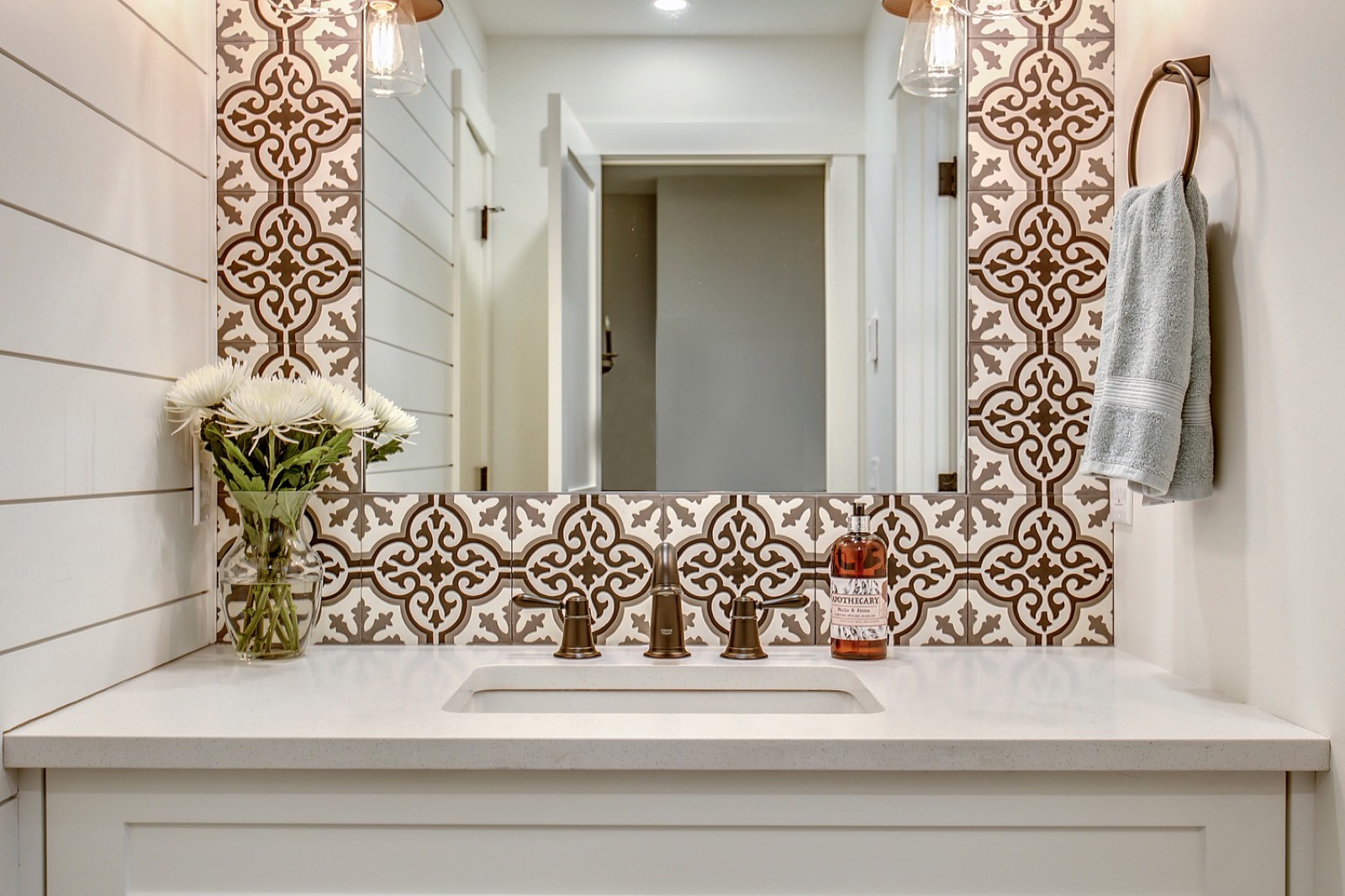 Fixtures & finishes — Knight Custom Homes